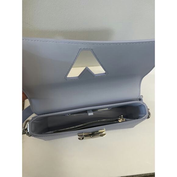 Louis Vuitton Twist MM Bag in Blue Epi Leather - Brand New with Dustbag - Picture 4 of 5